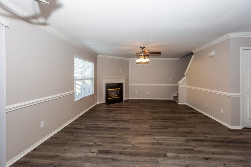 Building Photo - 3626 Larkhaven Village Dr