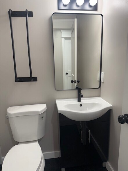 Building Photo - 1760 Shoshoni Dr