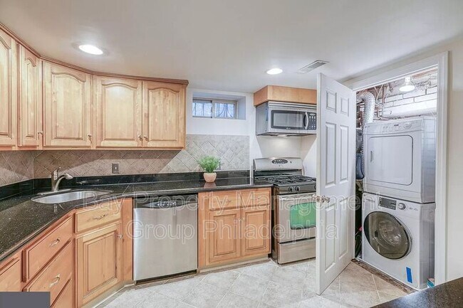 Building Photo - 813 Kater St