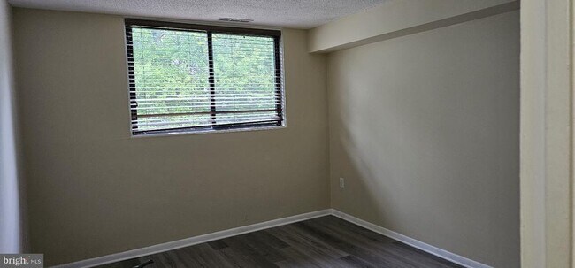 Building Photo - 10725 West Dr