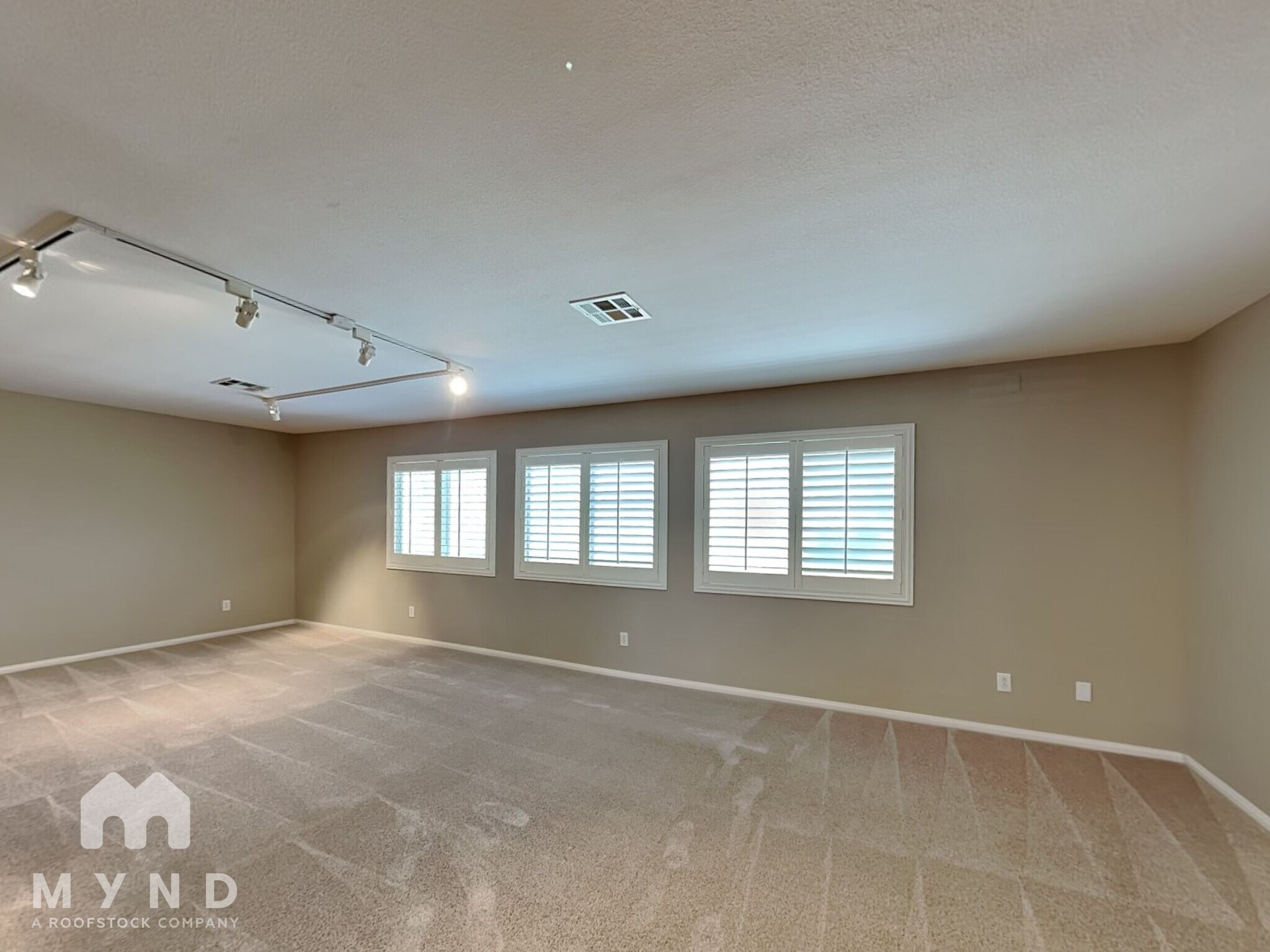 Building Photo - 2728 La Porte Ct