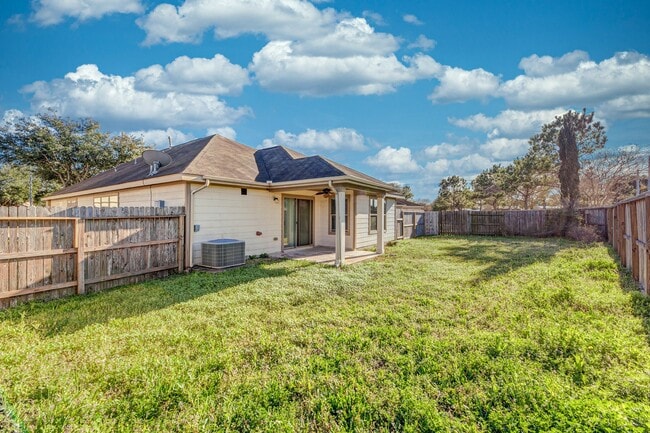 Building Photo - 16026 Arapaho Bend Ln