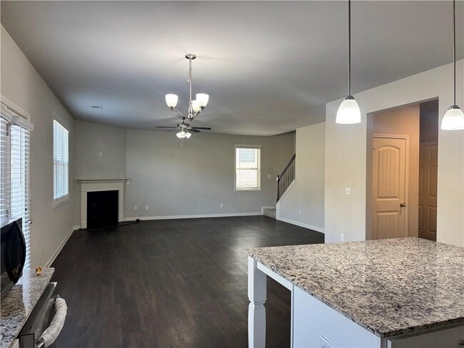 Building Photo - 71 Wayside Terrace