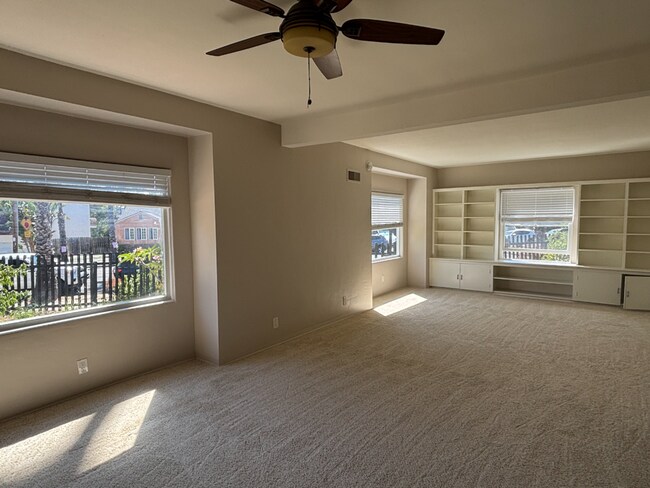 Building Photo - Tyler &amp; Maryland Duplex