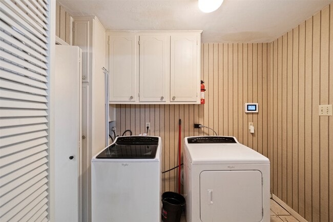 Building Photo - 1115 Pear Tree Ln
