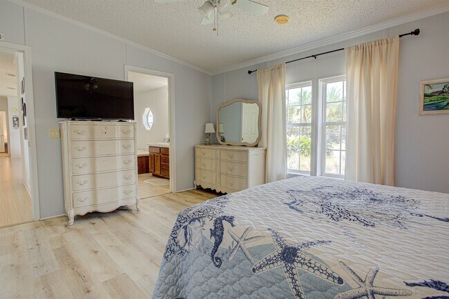 Building Photo - 6347 Salado Rd