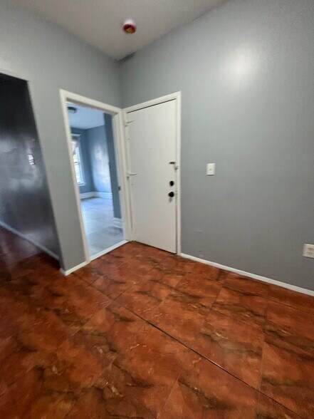 Building Photo - 127 N 14th St