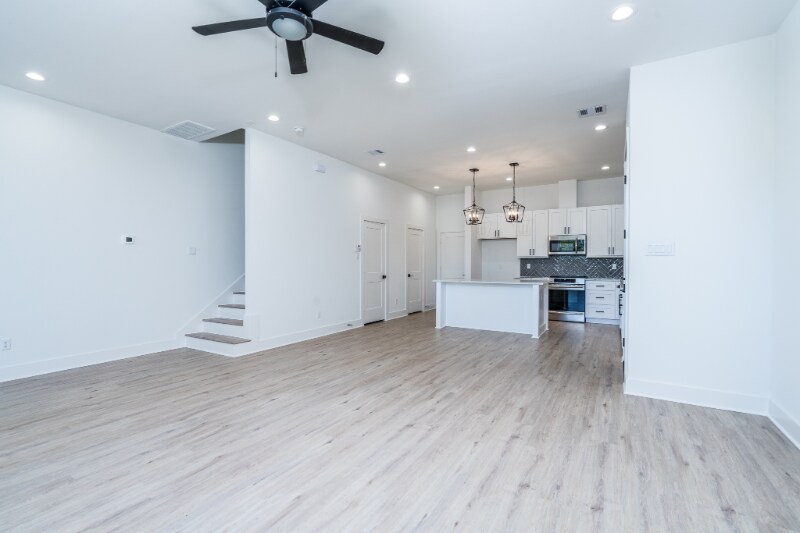Building Photo - 6426 Highland Pine Ln