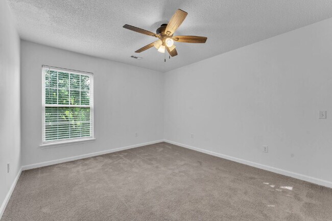 Building Photo - 21 Glencove Ct