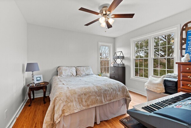 Building Photo - Adorable Upgraded Condo Available Soon!