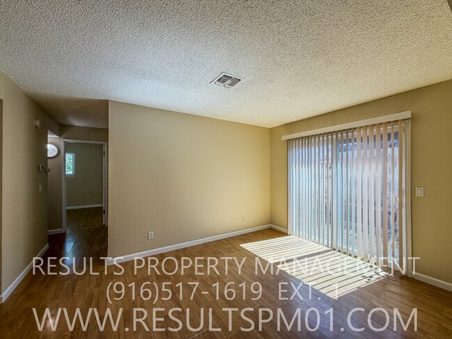 Building Photo - Adorable 2 bedroom duplex