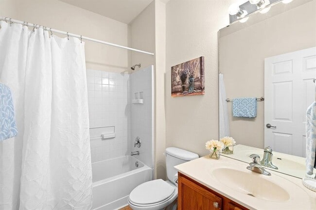 Building Photo - 109 Providence St