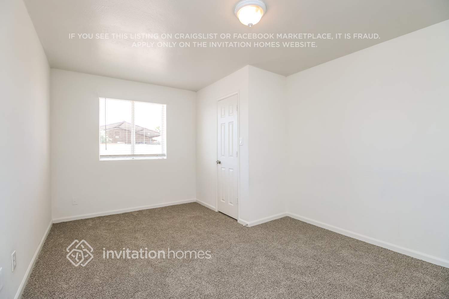 Building Photo - 5243 W Lewis Ave