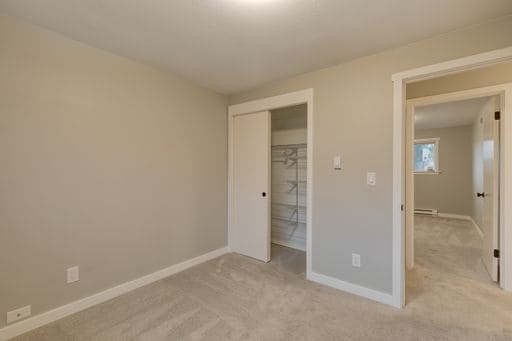 Building Photo - Newly Remodeled Rambler in Lynnwood with Giant Back Yard!