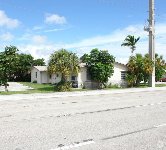 Primary Photo - 2765-2779 W Griffin Rd