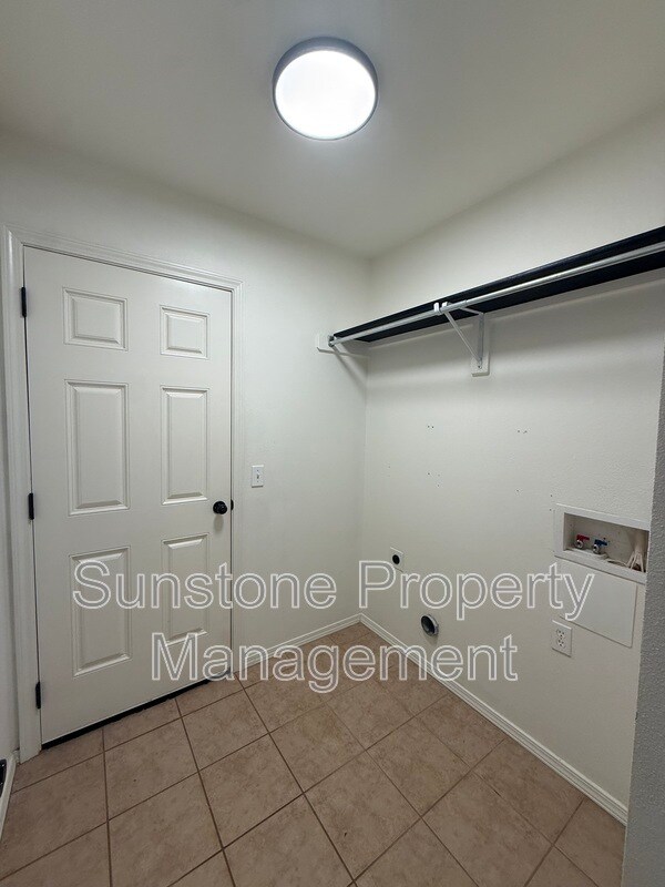 Building Photo - 14681 S Toledo Pl