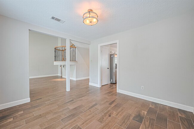 Building Photo - 3406 Mesquite Dr