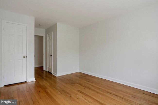 Building Photo - 3028 S Abingdon St