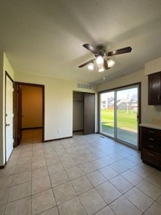 Building Photo - 1312 Co Rd 6