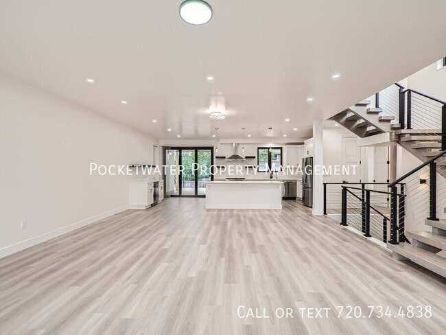 Building Photo - 3595 Darley Ave