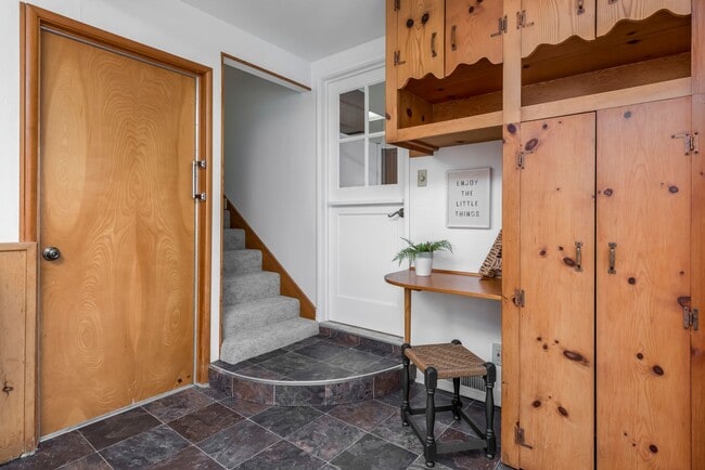 Building Photo - North Napa 4 bed 3 bath Home Available to ...