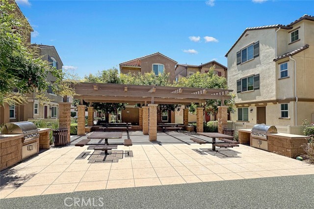 Building Photo - 735 Banyan Wy