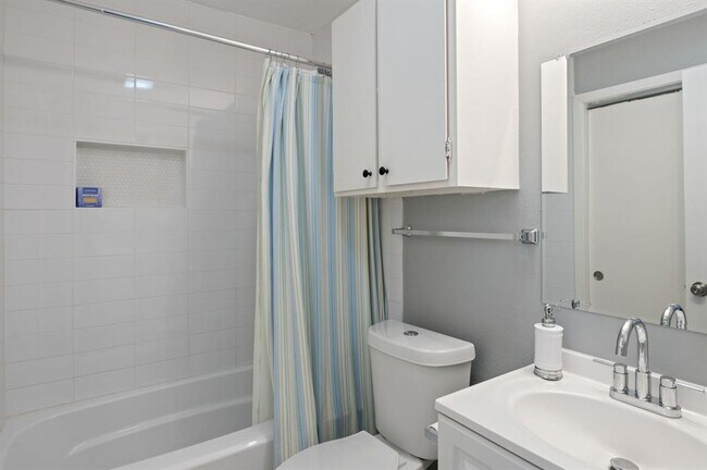 Building Photo - 10401 Burmaster Ln