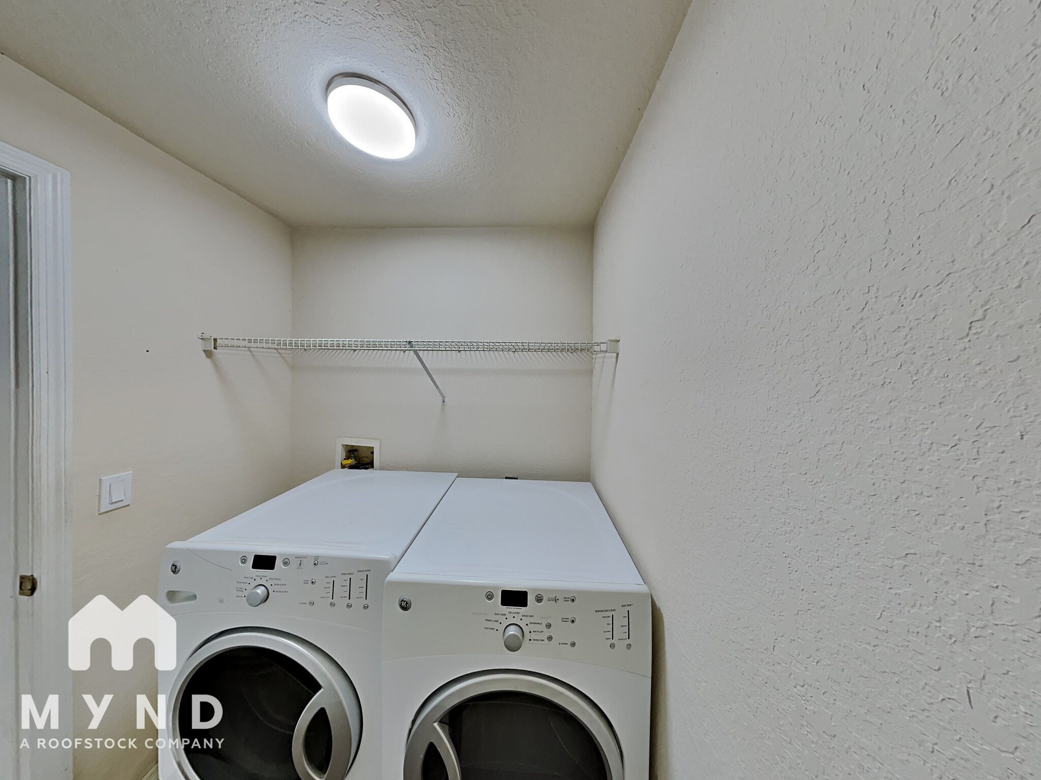 Building Photo - 829 Camargo Way