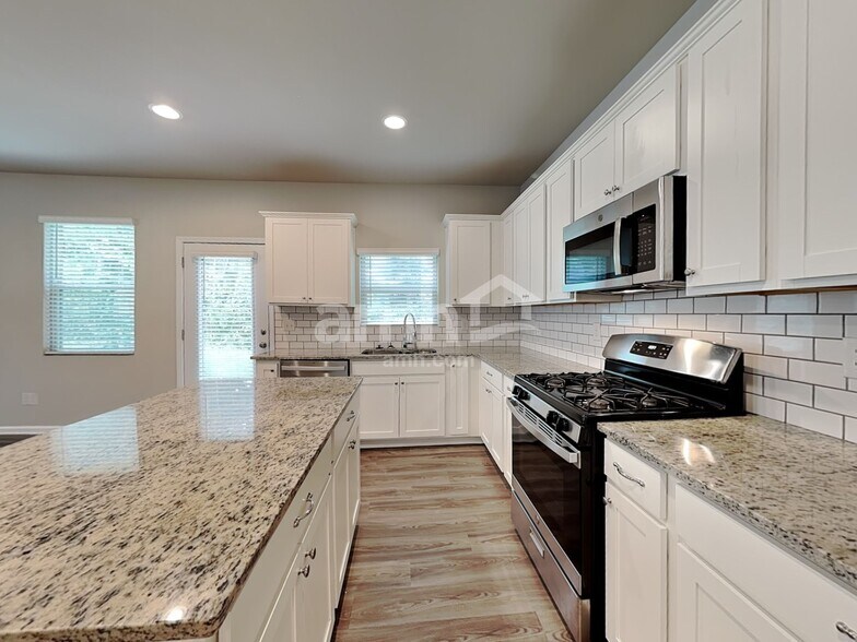 Building Photo - 107 Omega Ct