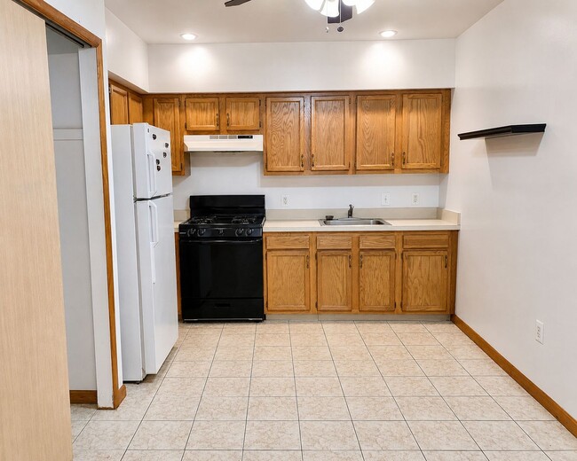 Building Photo - Three-Bedroom Graduate Hospital Home with Finished Basement and Private Patio