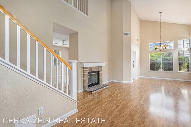 Building Photo - 3 br, 2.5 bath House - 7 Ratto Road