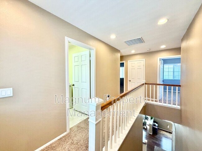 Building Photo - 33517 Cedar Creek Ln