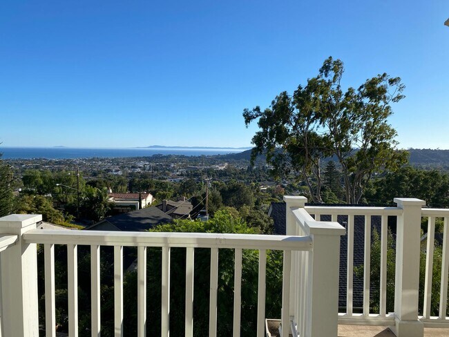 Building Photo - Enchanting 1-Bedroom, 1-Bath Oasis with Stunning Views