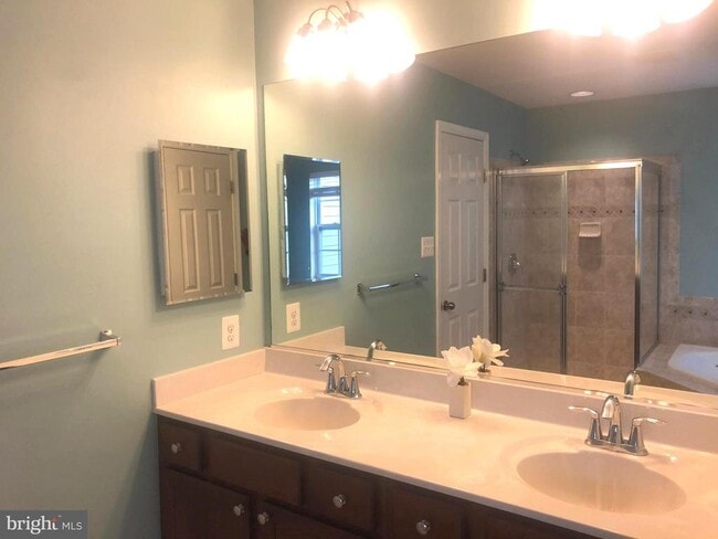 Building Photo - 6786 Green Mill Way