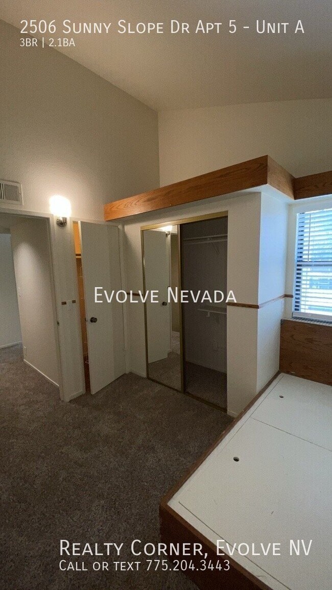 Building Photo - 2506 Sunny Slope Dr