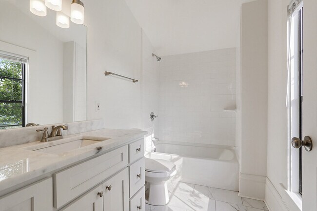 Building Photo - 2215 Second St