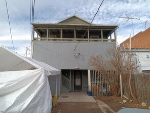 Building Photo - 212 1st St