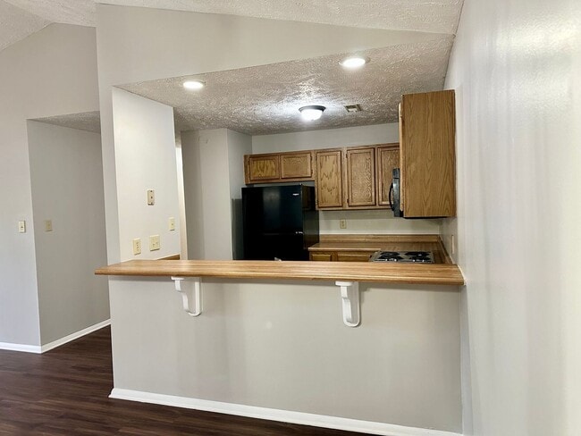 Building Photo - 1849 Tryon Dr