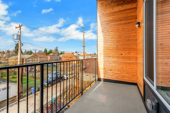 Building Photo - 2108 S J St