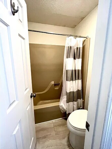 Building Photo - 119 Cedar Forest Trl