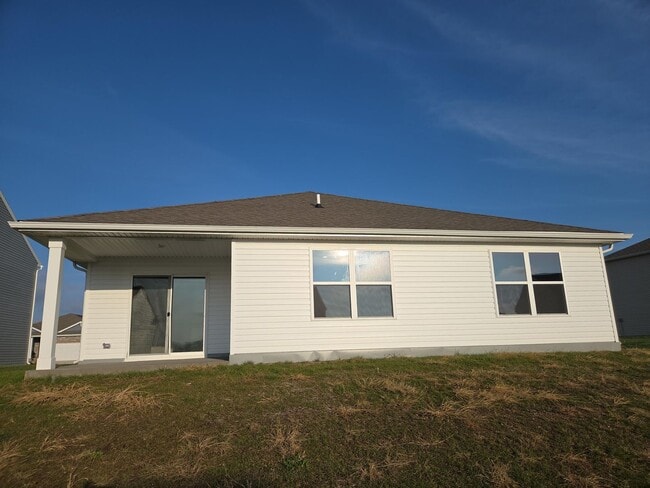 Building Photo - Brand new 4 bed 2 bath house with everything!