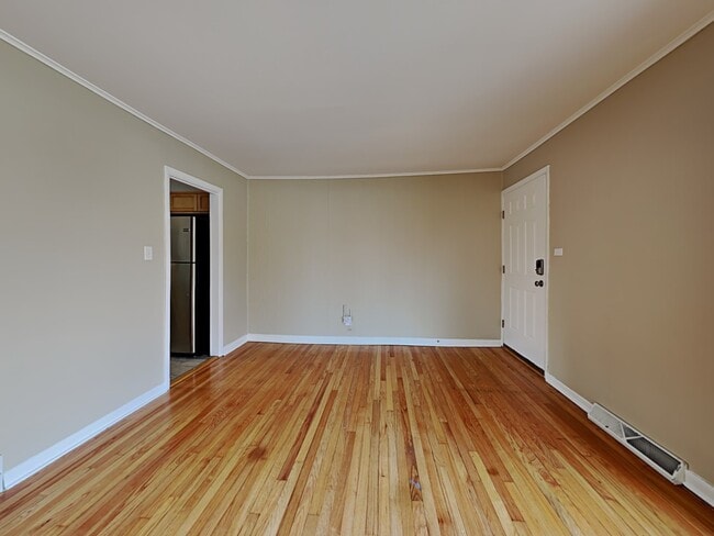 Building Photo - 1651 Janet St