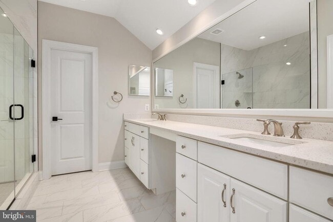 Building Photo - 8631 St Anthony Dr