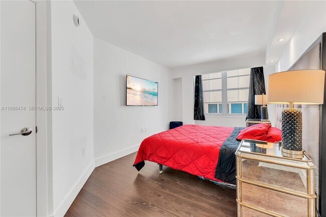 Building Photo - 5555 Collins Ave