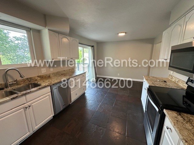 Building Photo - This property offers a NO DEPOSIT option available for qualified renters!
