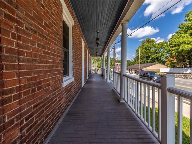 Building Photo - Open House 24th 10:30 to 11:30 AM