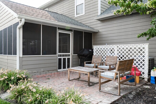 Building Photo - 1000 Harbour Shore Dr