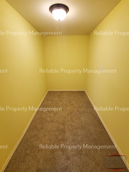 Building Photo - 4440 E Ladino Dr