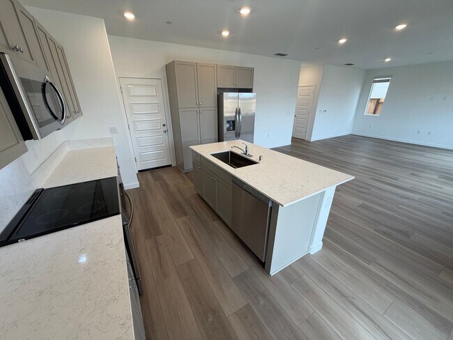 Building Photo - 3 Bedroom | 2.5 Bathroom | New two-story home in Elk Grove