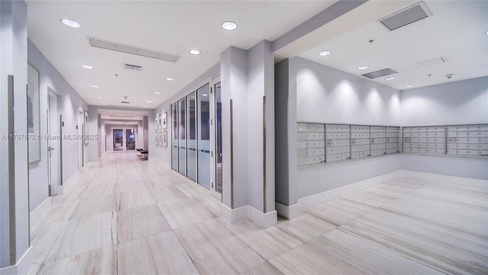 Building Photo - 1861 NW South River Dr